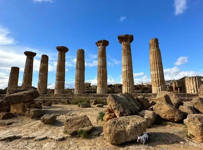 Akragaroom Guest house